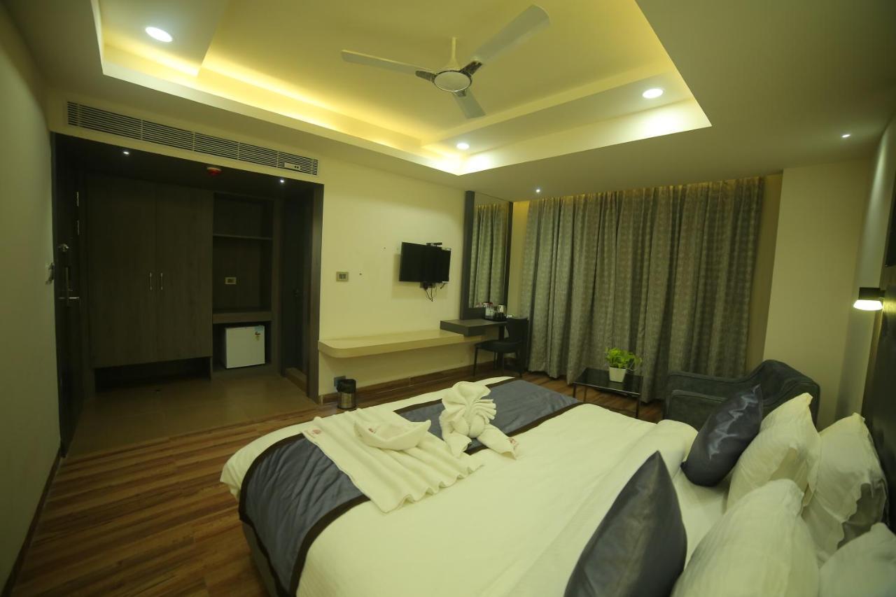 Sree Fortune Grand, Tadepalli Hotel Tadepalle Exterior photo